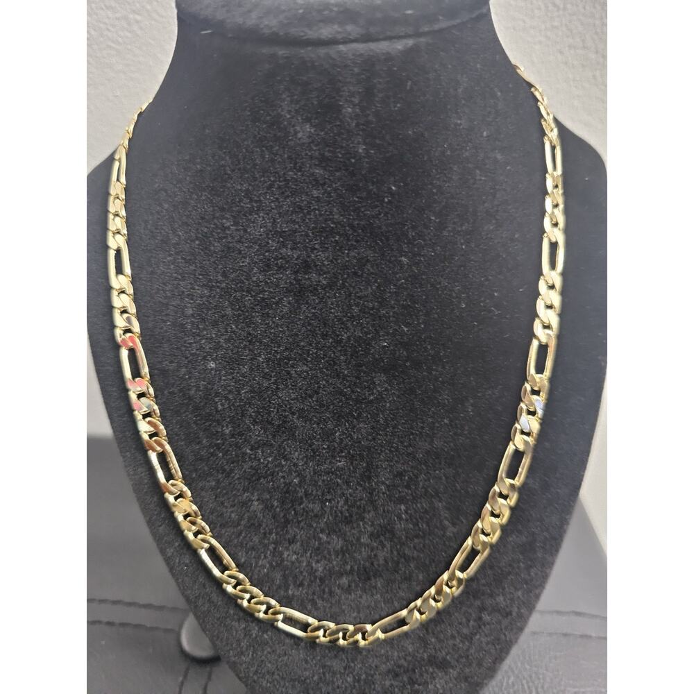 20in. 14k Gold-Plated on brass- 7mm Figaro Chain w/ Red Velvet Pouch